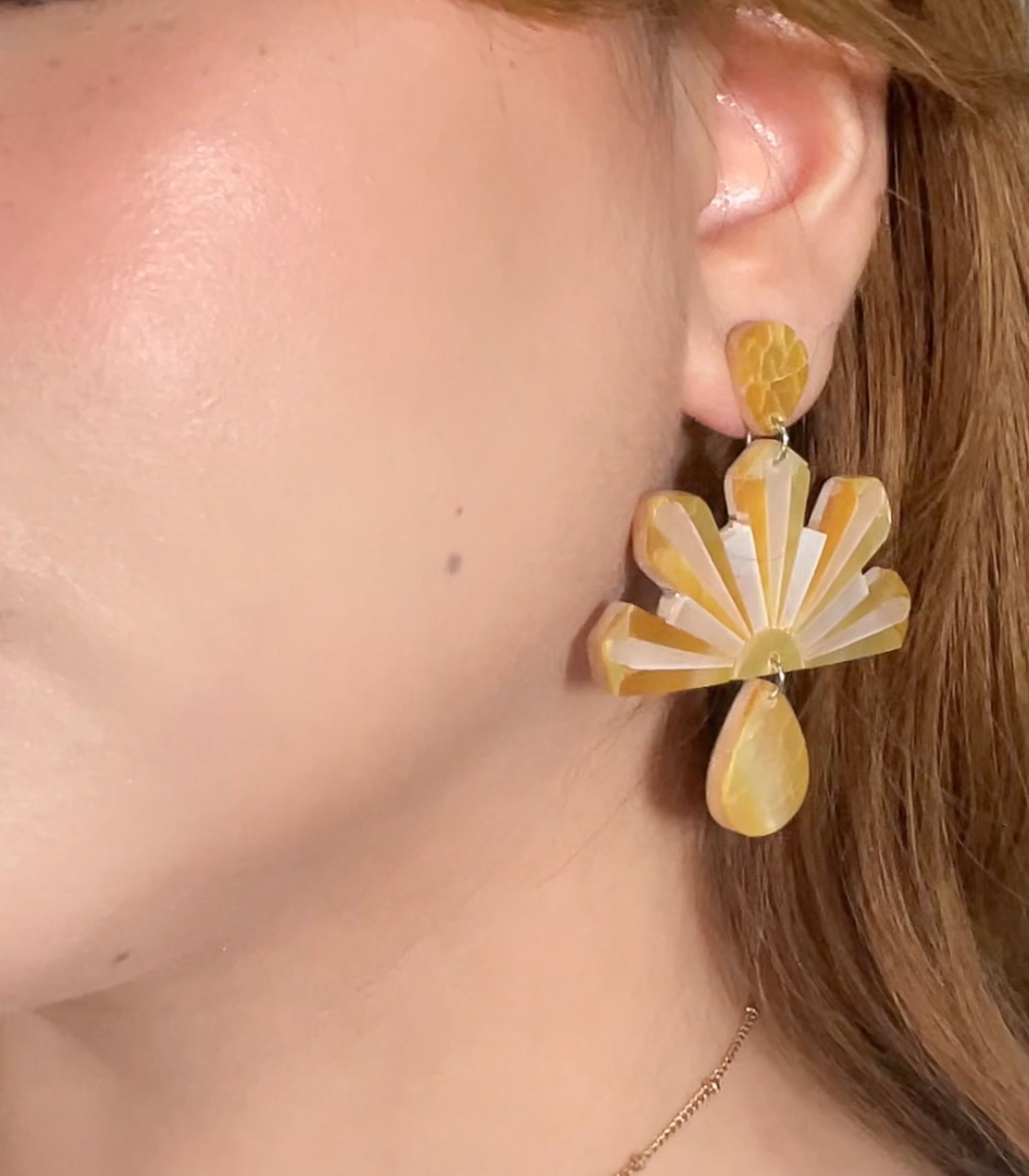 Araw Filipino Sun Earrings In Mother of Pearl - Arete