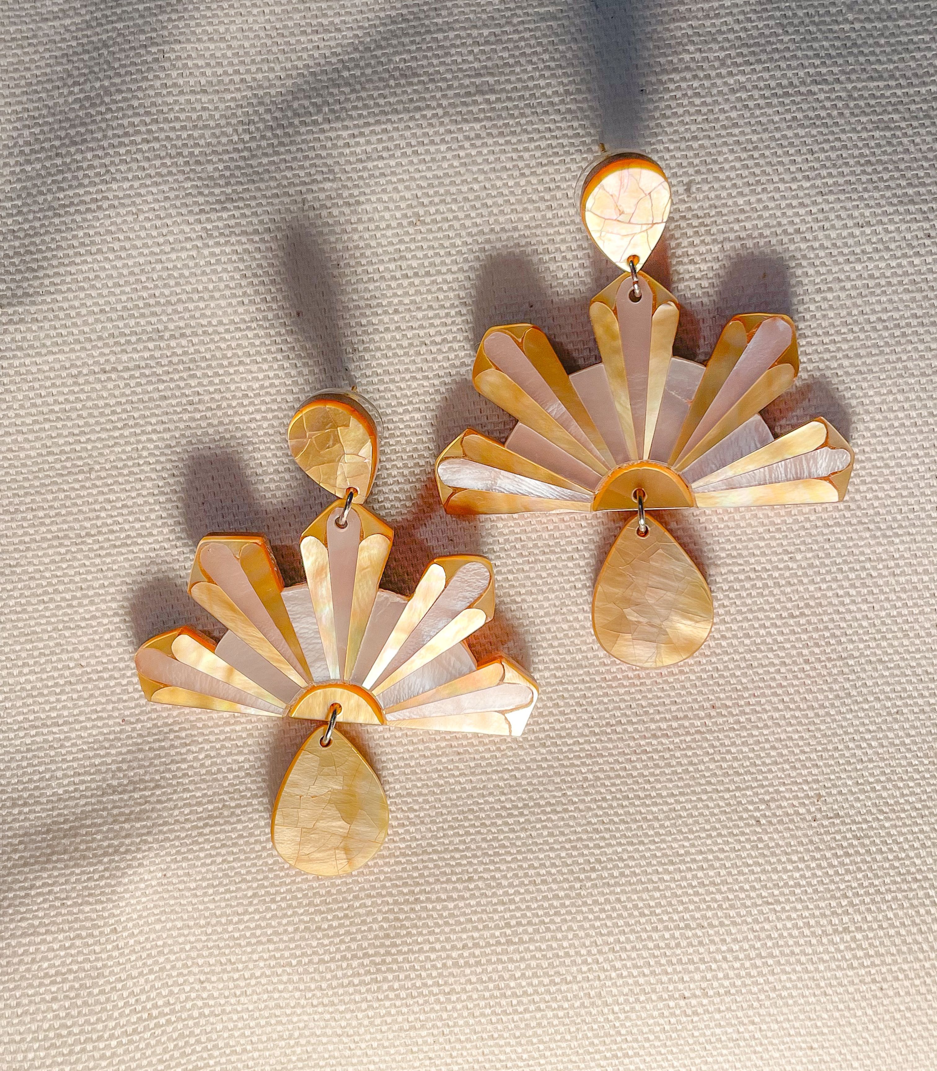 Araw Filipino Sun Earrings In Mother of Pearl - Arete