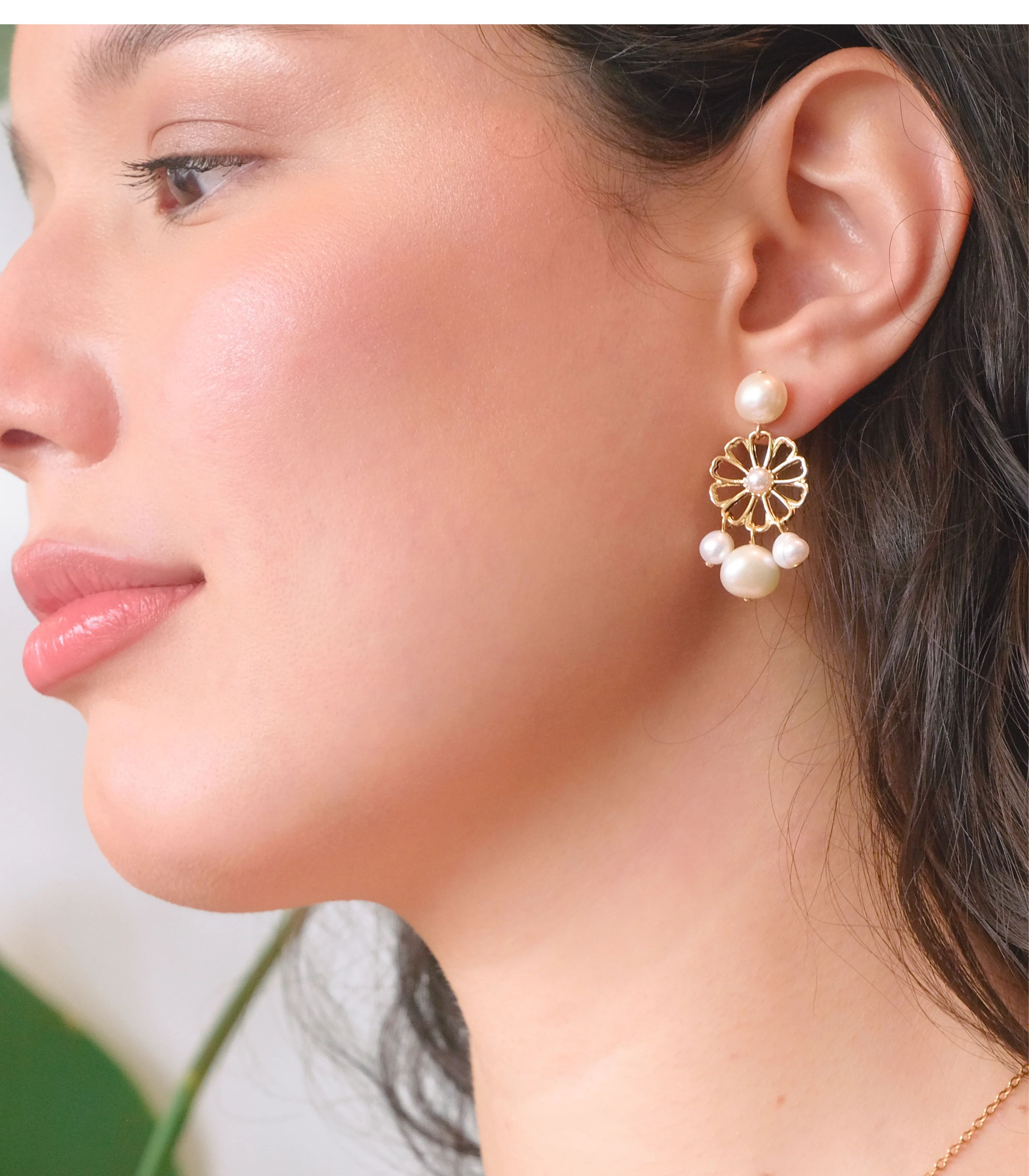 Mirasol Sunflower Pearl Earrings - Arete