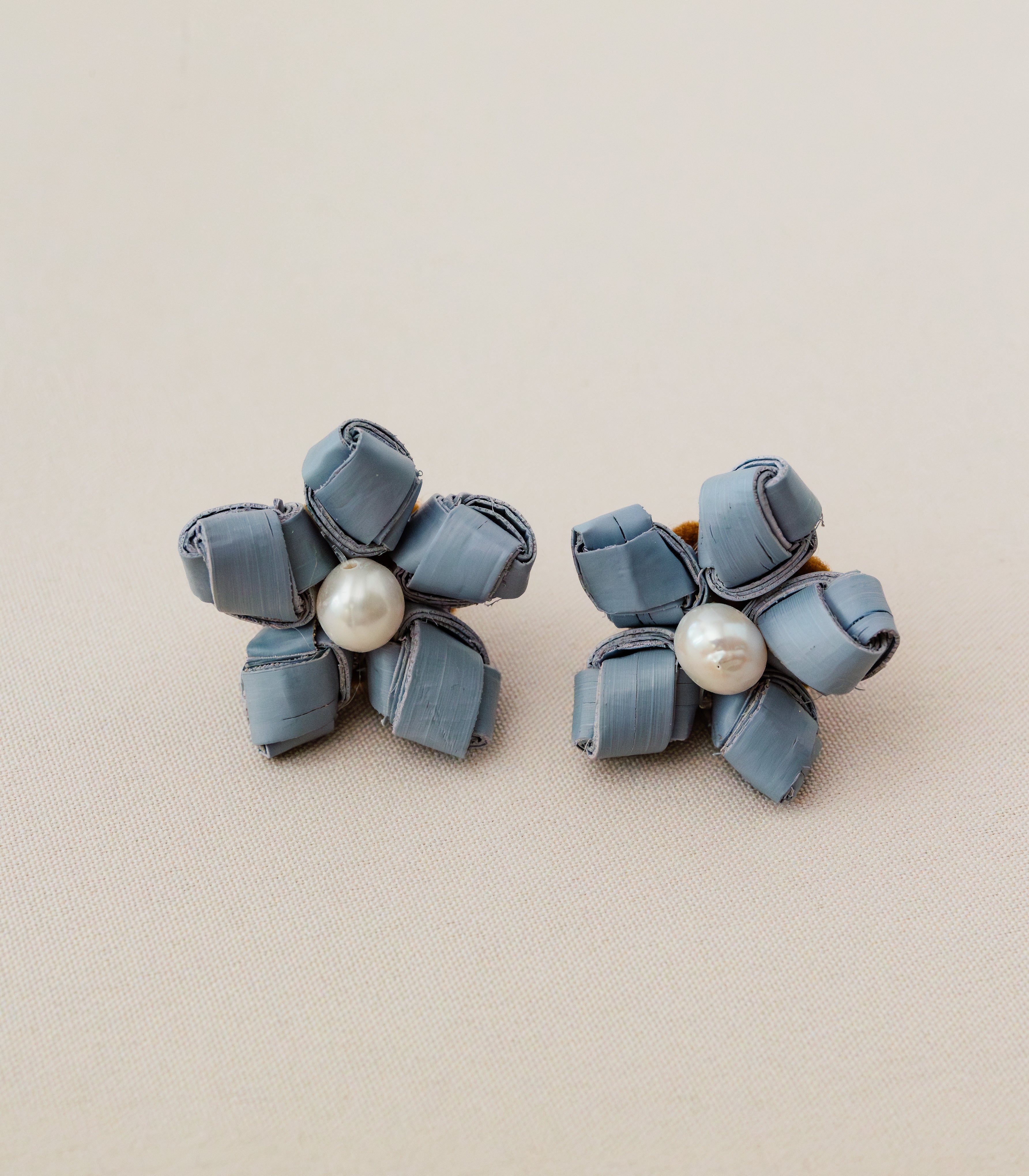 Gabriela Silang Palmera Pearl Studs -Bughaw - Punique