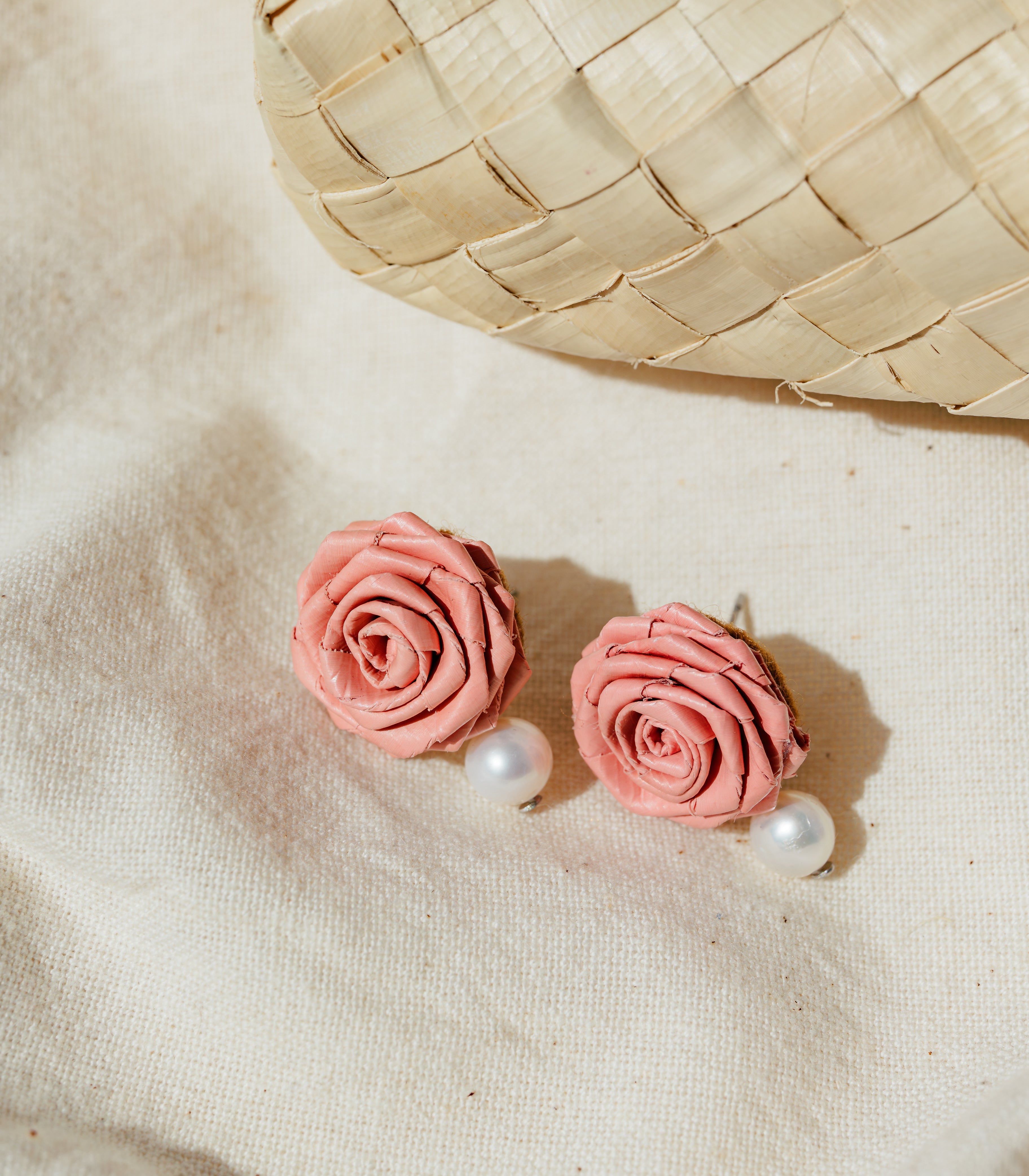 Woven Rosas With Pearls Earrings - Blush Pink - Punique