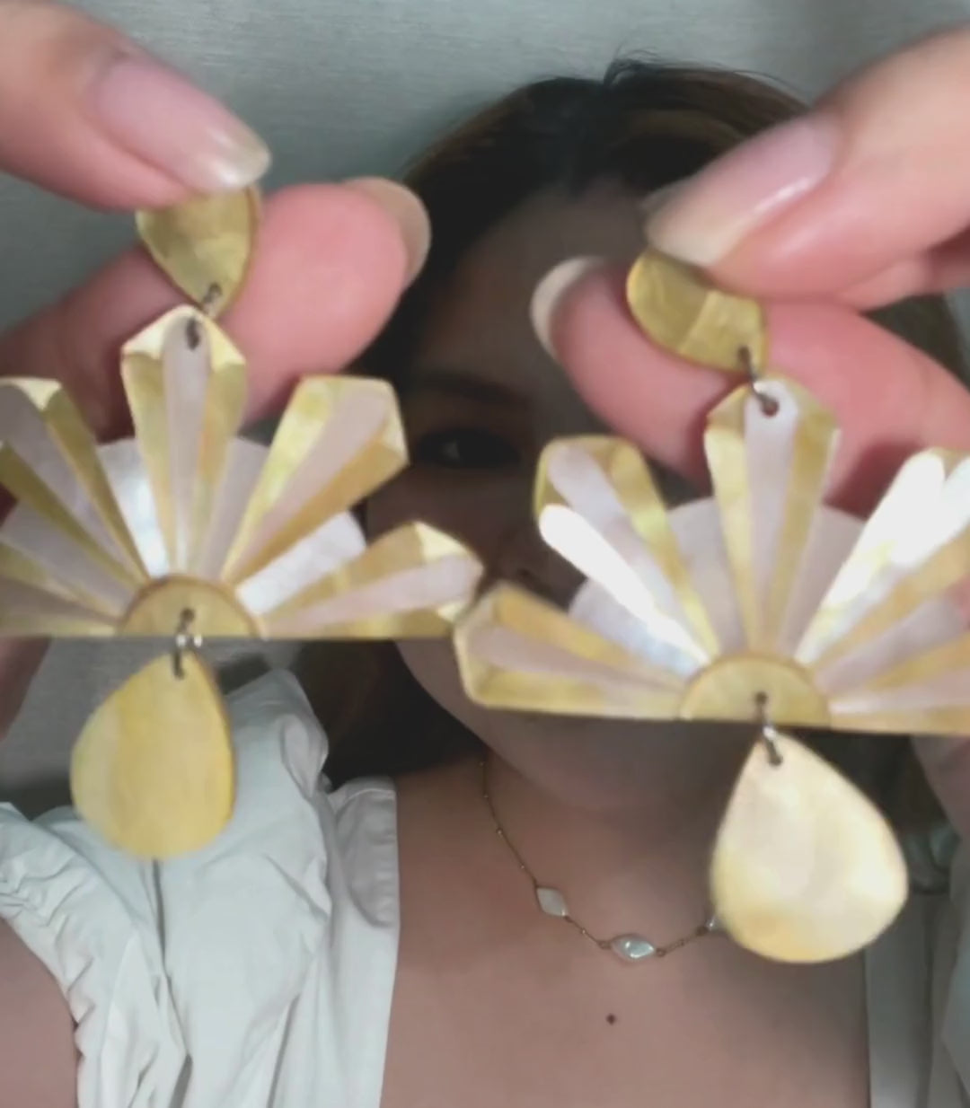 Araw Filipino Sun Earrings In Mother of Pearl - Arete